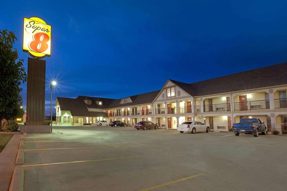 Super 8 By Wyndham City Of Moore Exterior photo